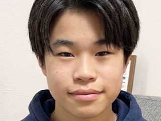 M君