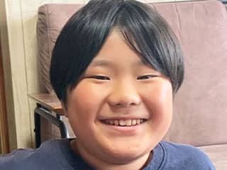Y君