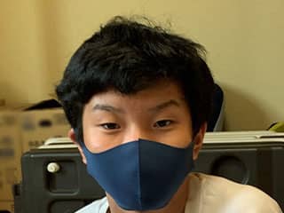 R君